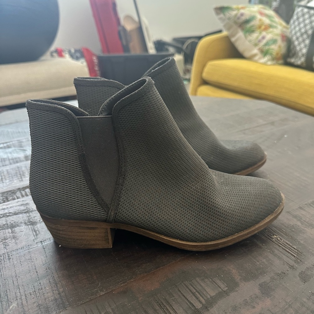 Kensie Gerona Botties